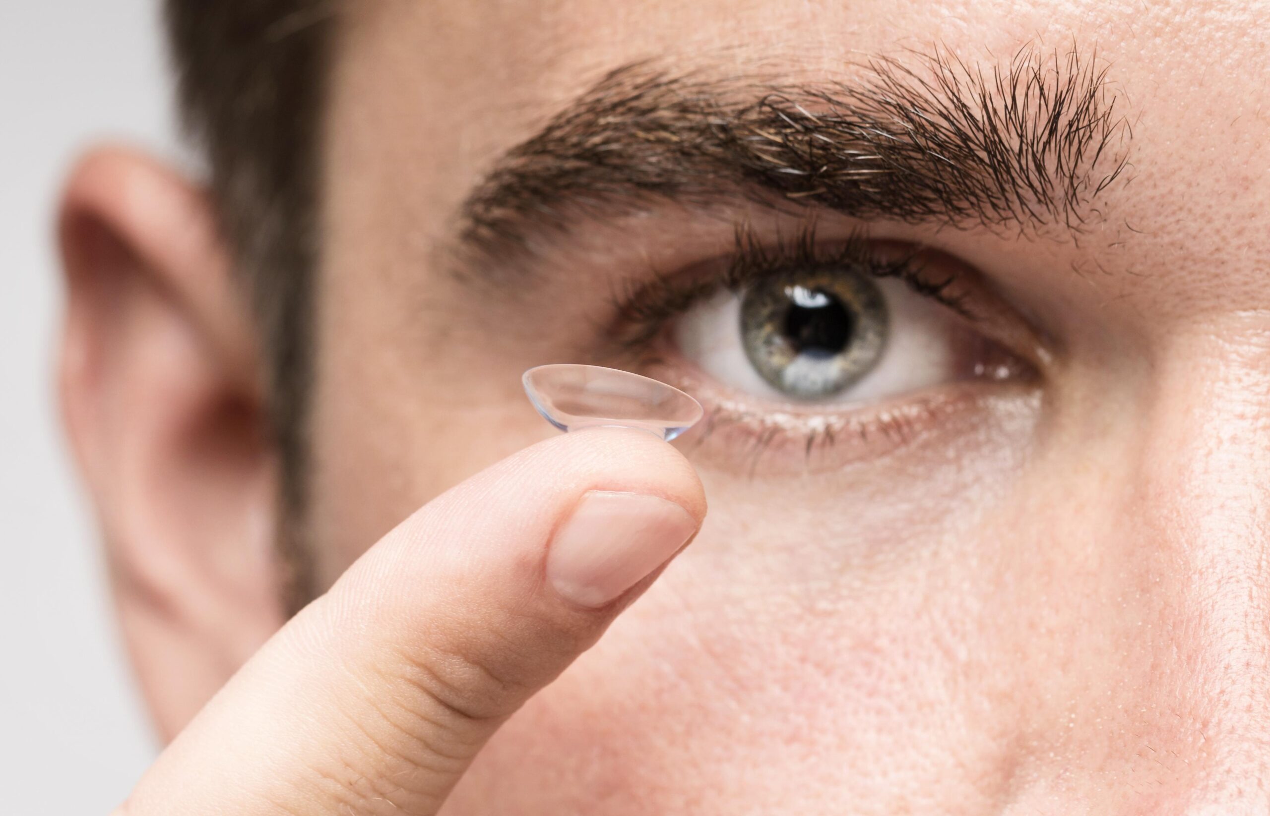 como ponerse y quitarse las lentillas