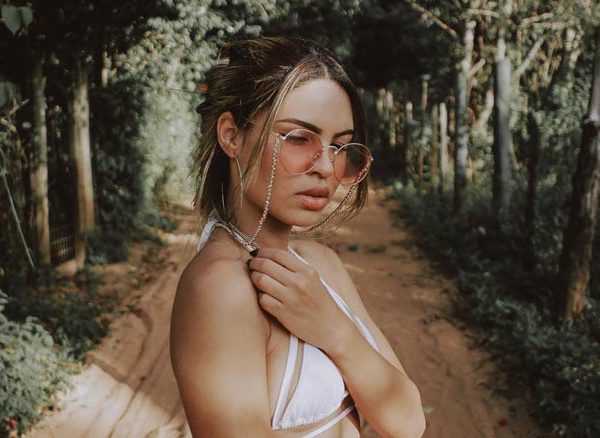gafas-que-se-oscurecen-con-el-sol-chica