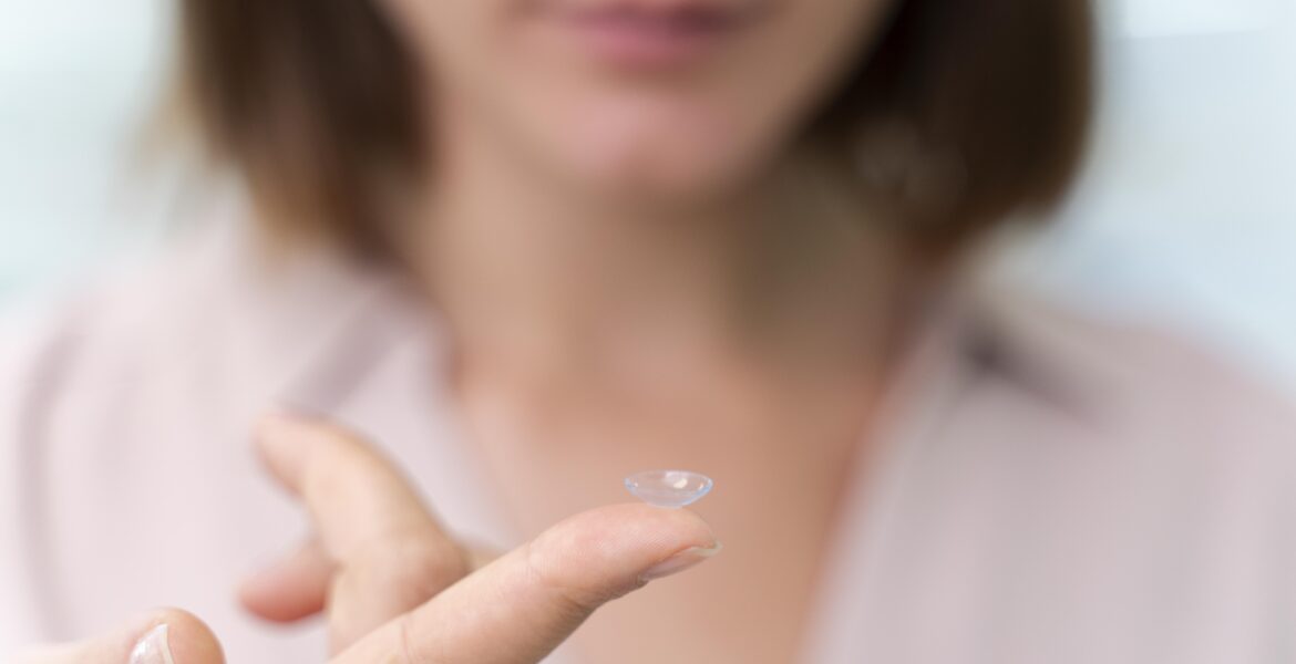 que son mas caras las lentillas mensuales o diarias
