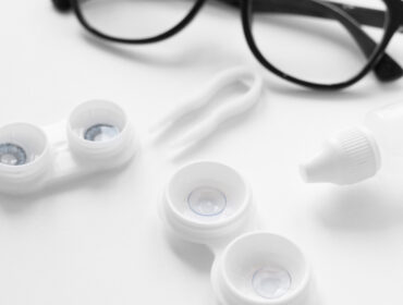 por qué comprar lentillas en Óptica universitaria