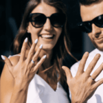 ideas de gafas de sol elegantes para llevar con traje en eventos y bodas