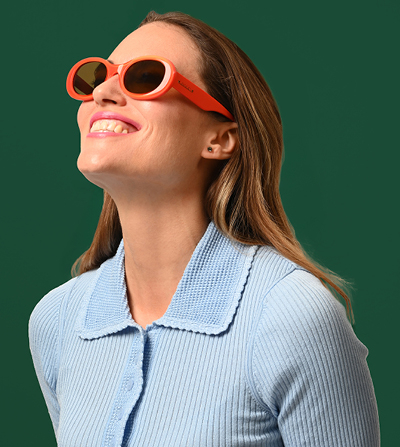 mujer con gafas mujer con gafas